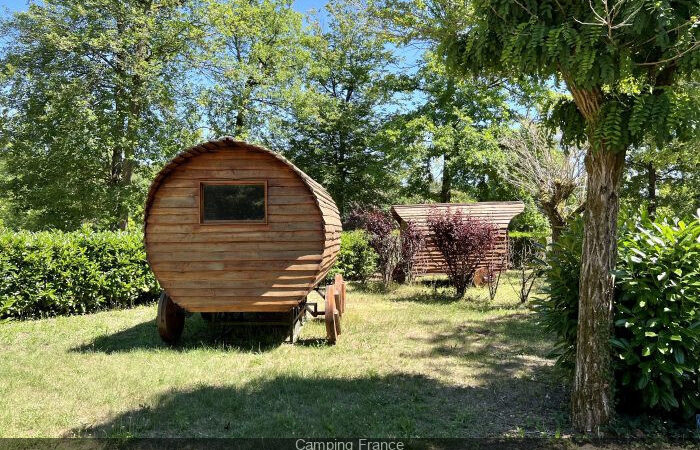 La Rivière Dorée, le camping 3* aux hébergements insolites près de Nemours (77)