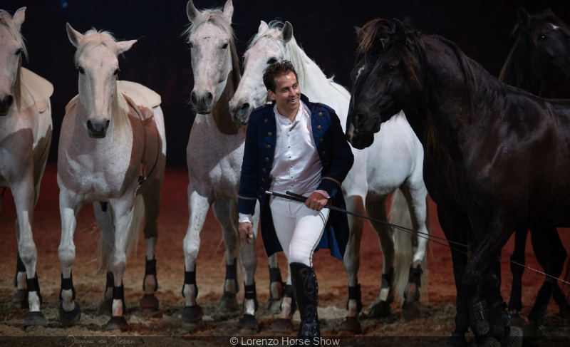 Danse avec les chevaux : un spectacle équestre de haute voltige au Paris Eiffel Jumping