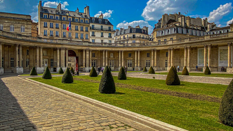 Nuit Blanche 2024 aux Archives Nationales : une installation qui défie les saisons dans les jardins