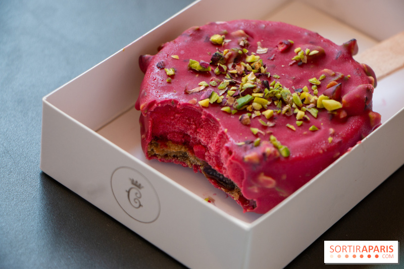 Le chariot à cookies glacés de Matthieu Carlin revieny sur la Place de la Concorde