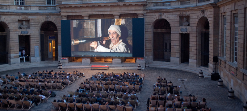 Une toile à la belle étoile 2024 : cinéma en plein air à la Monnaie de Paris