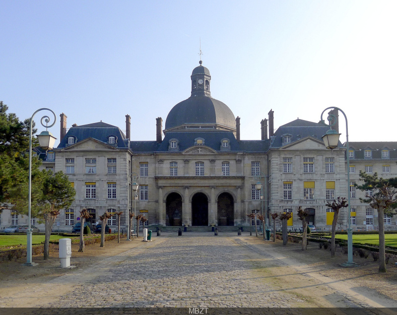 Nuit Blanche 2024 : découvrez l’Art de naître dans le jardin de l’hôpital de la Pitié Salpêtrière