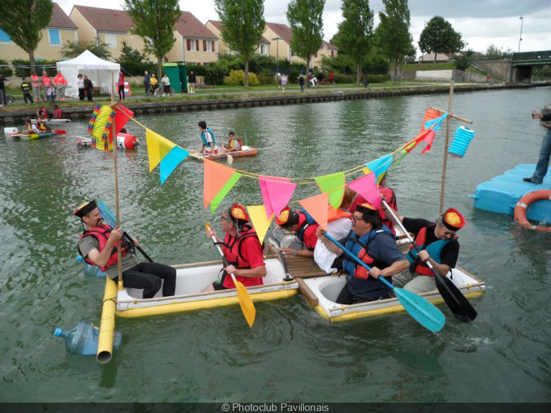 Insolite : la folle course de baignoires revient sur le canal de l’Ourcq