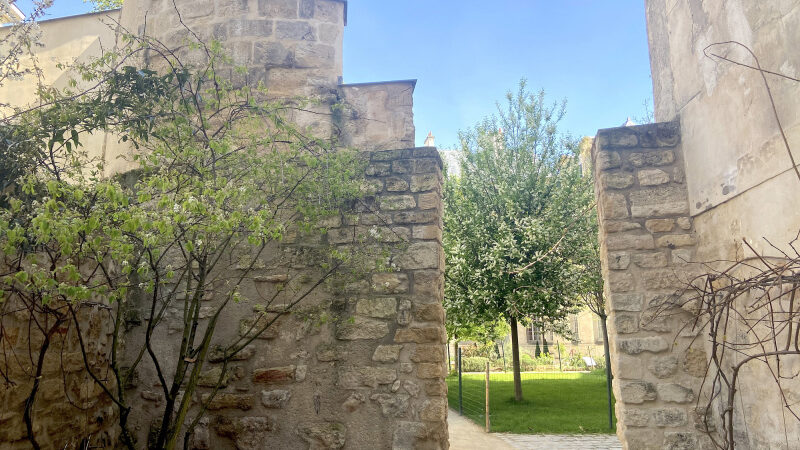 Où voir les vestiges de l’enceinte Philippe Auguste ? Découvrez l’ancienne muraille de Paris