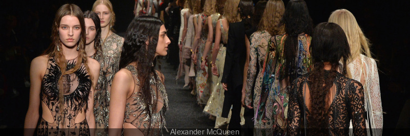 Paris Fashion Week : laissez-vous ensorceler par le défilé Alexander McQueen Printemps-Été 2025