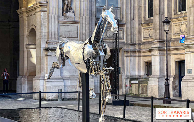 Paris 2024 : ZEUS, le cheval métallique de la cérémonie d’ouverture des JO exposé à Versailles