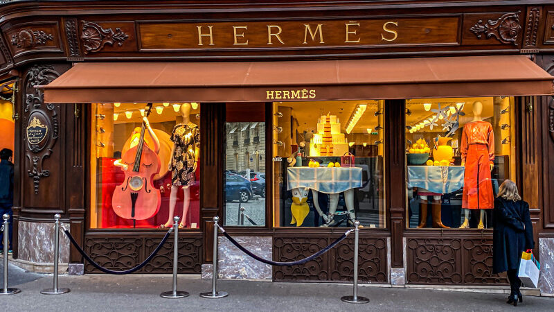 Paris Fashion Week : pleins feux sur le défilé Hermès Prêt-à-Porter Femme Printemps-Été 2025