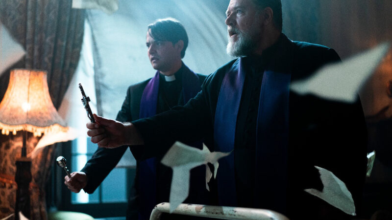 L’Exorciste du Vatican : Russell Crowe dans un film d’horreur terrifiant disponible sur Prime Video