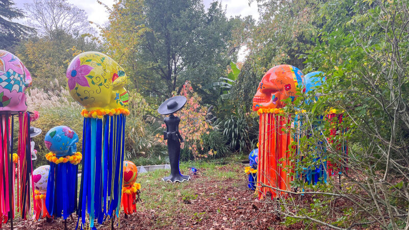 Parades, danseurs et animations pour le Dia de los Muertos 2024 au Jardin d’Acclimatation