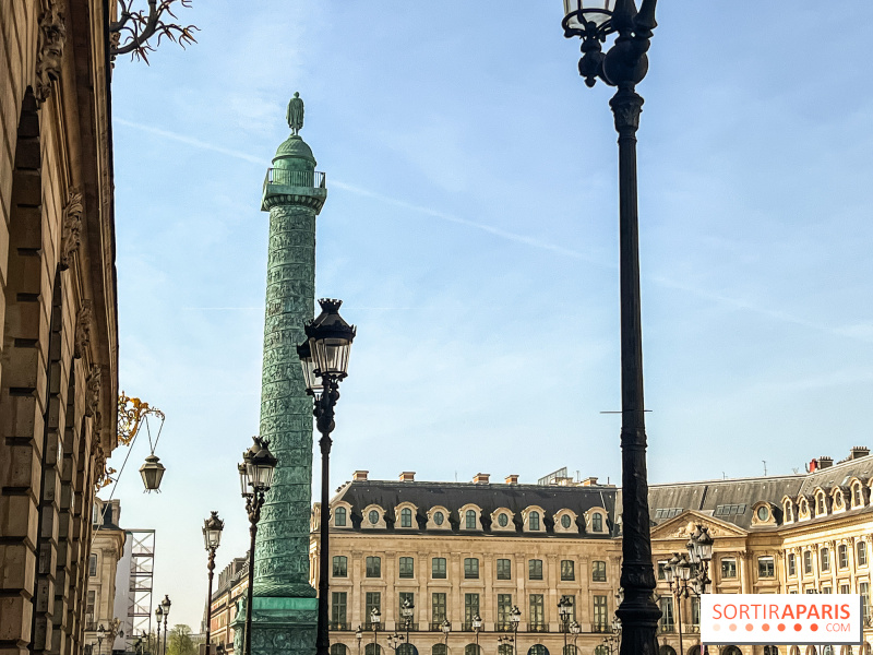 Art Basel Paris 2024 : des champignons géants décorent la place Vendôme