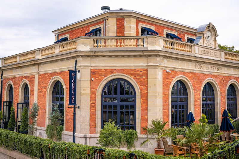 Le Bistrot Micheline, dans l’ancienne gare de Sèvres, ouvre ses portes !