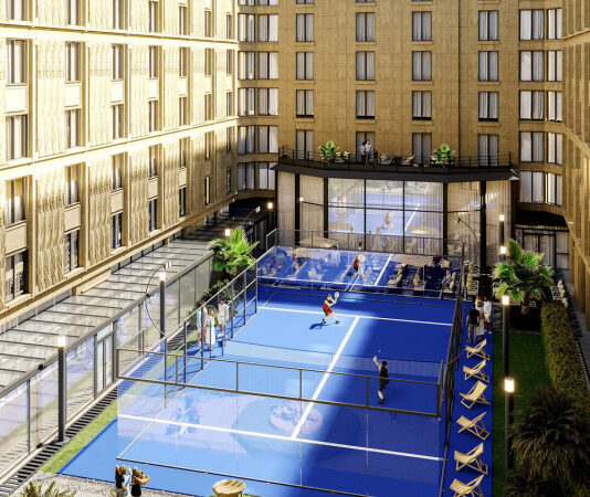 Padel à Paris : une piste 5 étoiles éphémère dans la cour de l’Hôtel du Collectionneur – prolongations