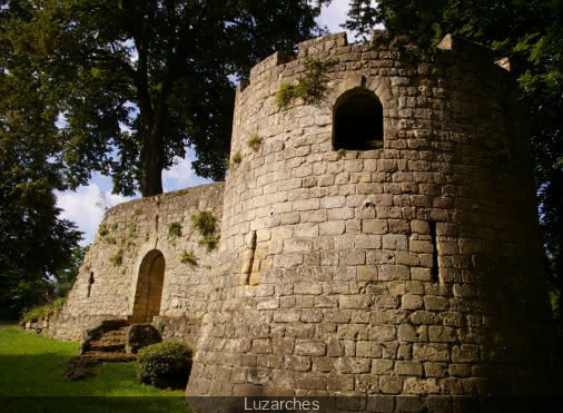 La Médiévale de Luzarches : tournoi de chevaliers et marché médiéval au Château de la Motte (95)