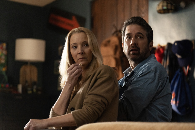 [Série] Derrière la façade – Lisa Kudrow et Ray Romano dans une comédie dramatique sur Netflix