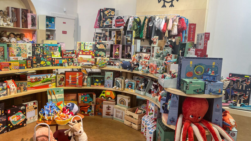 La picorette, la boutique de jouets et café intergénérationnel avec aire de jeux, au Raincy (93)