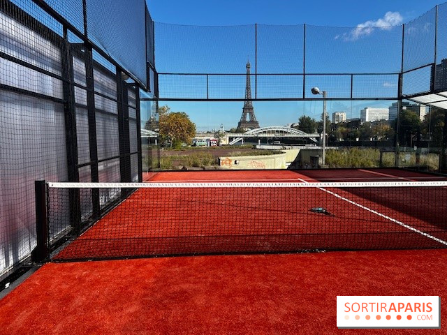 Jouer au Padel à Paris : Sportfield installe une piste avec vue sur la Tour Eiffel