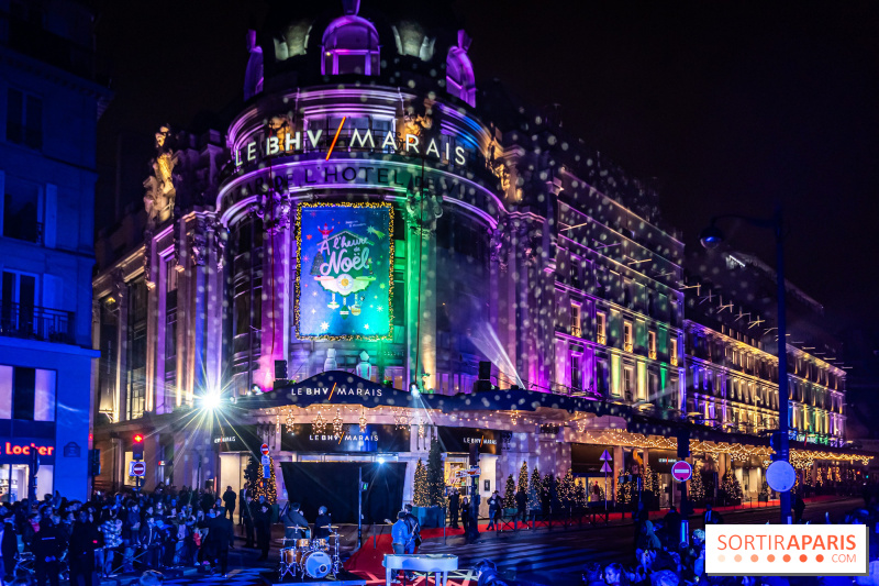 Inauguration des Vitrines de Noël du BHV 2024 avec Léna, Marc Lavoine et Adriana Karembeu – photos