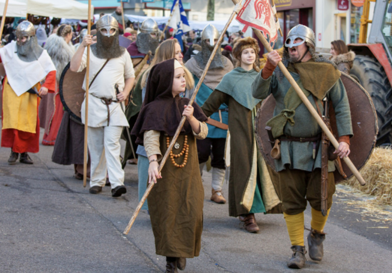 Médiévale de Mantes 2024 : une immersion festive gratuite au cœur du Moyen Âge à Mantes-la-Jolie