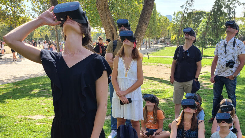 Vacances de Noël : Revivez la construction de la Tour Eiffel grâce à la VR