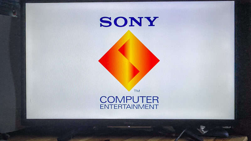 PS5 : pour les 30 ans de PlayStation, Sony remet son mythique écran de démarrage de la PS1