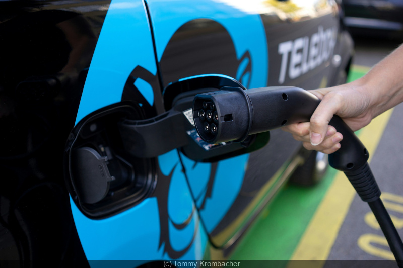 La première station-service 100% électrique, inaugurée Porte de Saint-Ouen à Paris