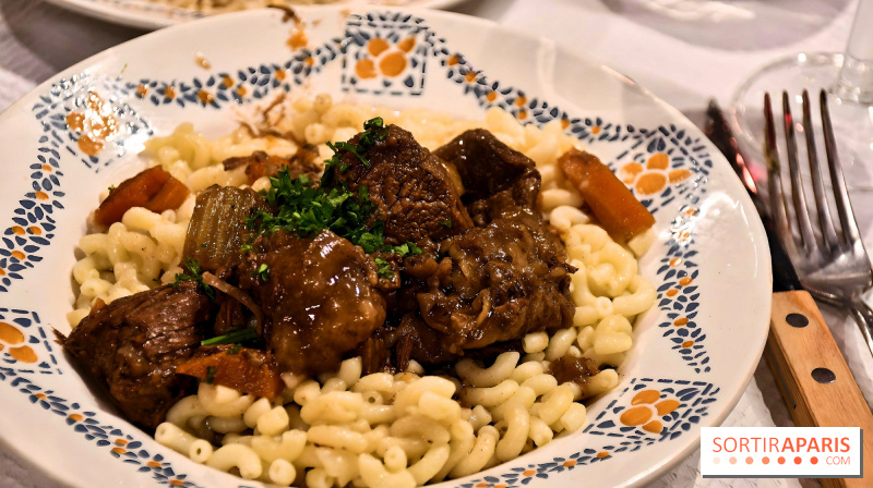 Le Grand Banquet à Paris : le bouillon festif aux plats réconfortants, un bon plan à Porte Maillot