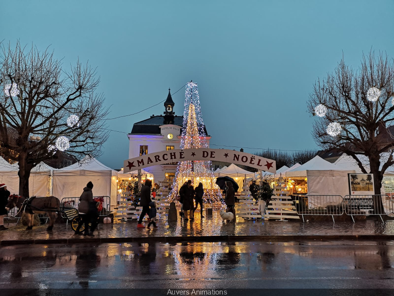 Le Marché de Noël 2024 d’Auvers-sur-Oise (95) : artisanat, balades en calèche et Père Noël !